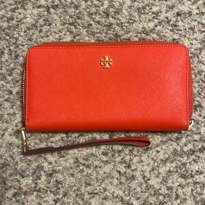 TORY BURCH ROBINSON POPPY ORANGE SAFFIANO LEATHER ZIP CONTINENTAL WALLET